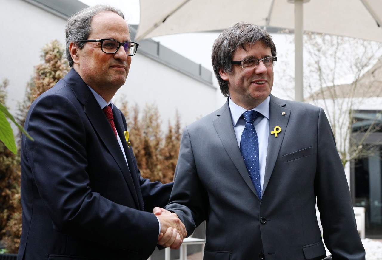 Presidente electo de Cataluña pide diálogo con Rajoy. Noticias en tiempo real