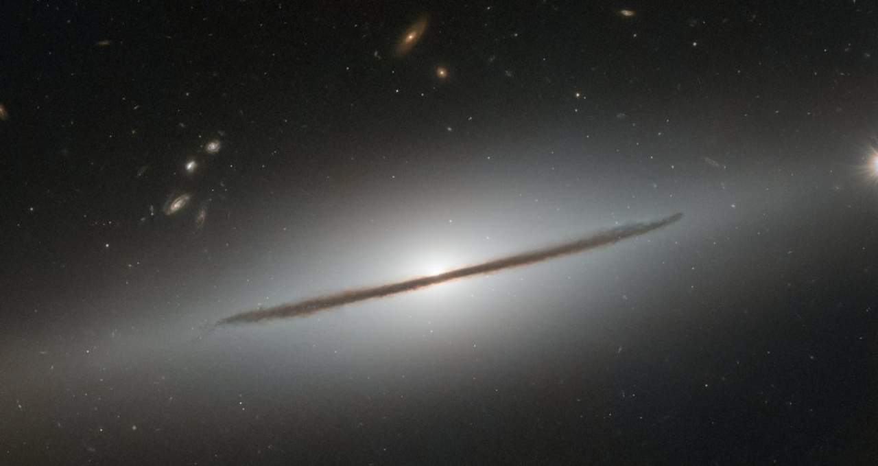 Hubble muestra inusual imagen de galaxia espiral. Noticias en tiempo real