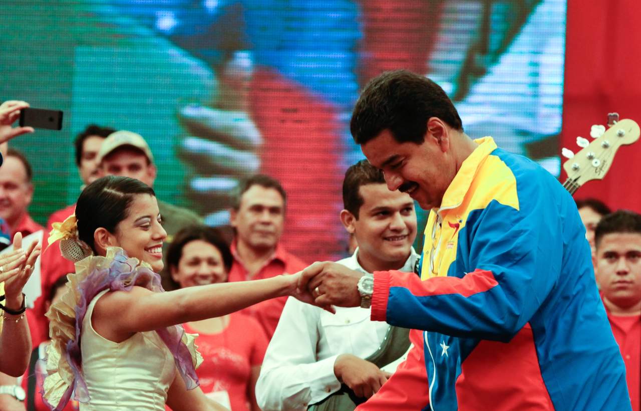 Nicolás Maduro alegra su campaña con baile. Noticias en tiempo real