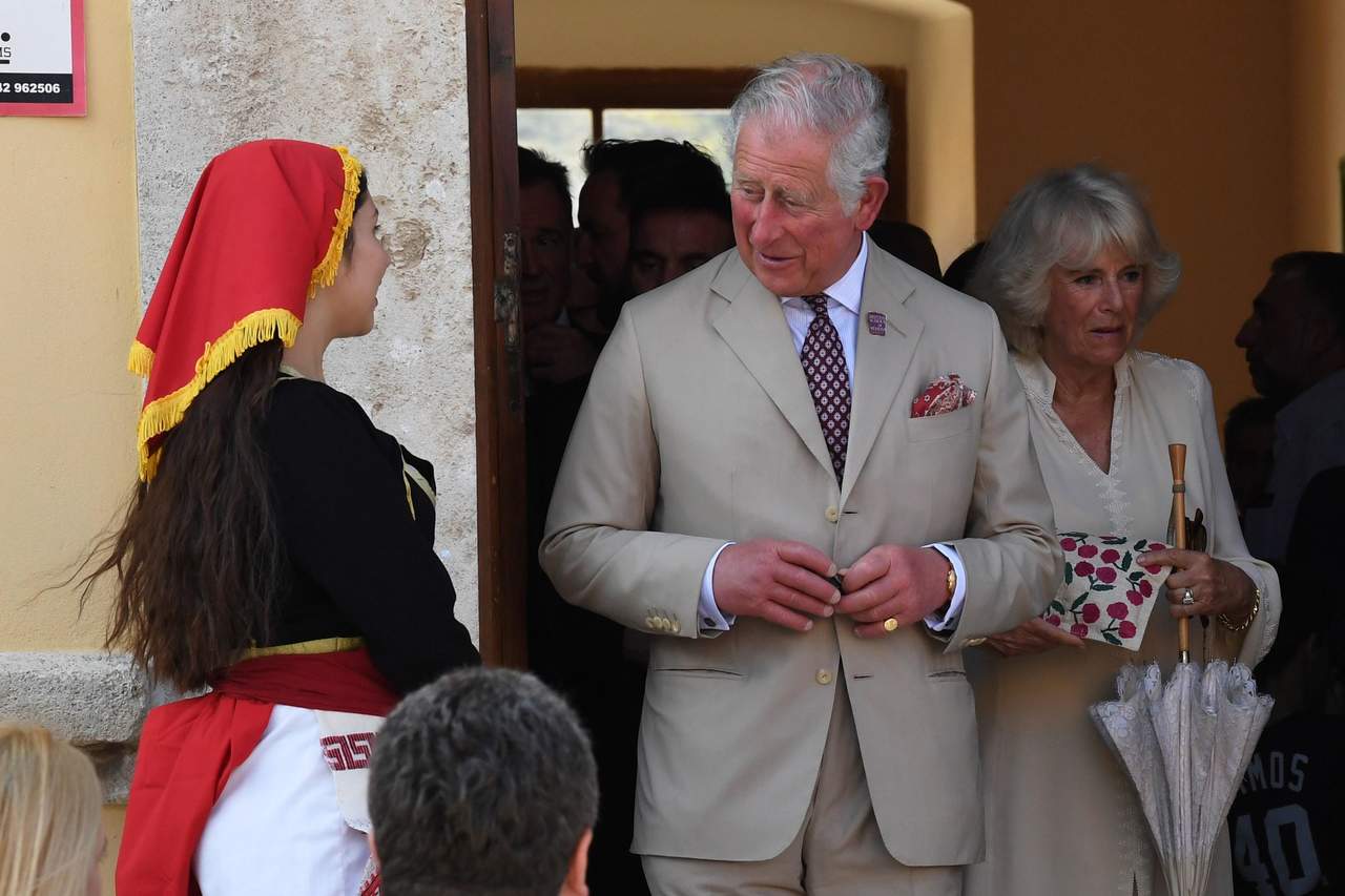 Príncipe Carlos acompañará a Meghan Markle rumbo al altar. Noticias en tiempo real