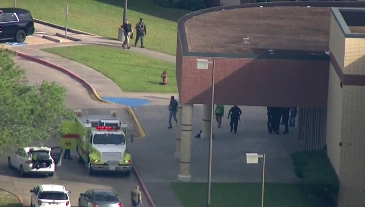 Reportan tiroteo en escuela secundaria de Texas. Noticias en tiempo real