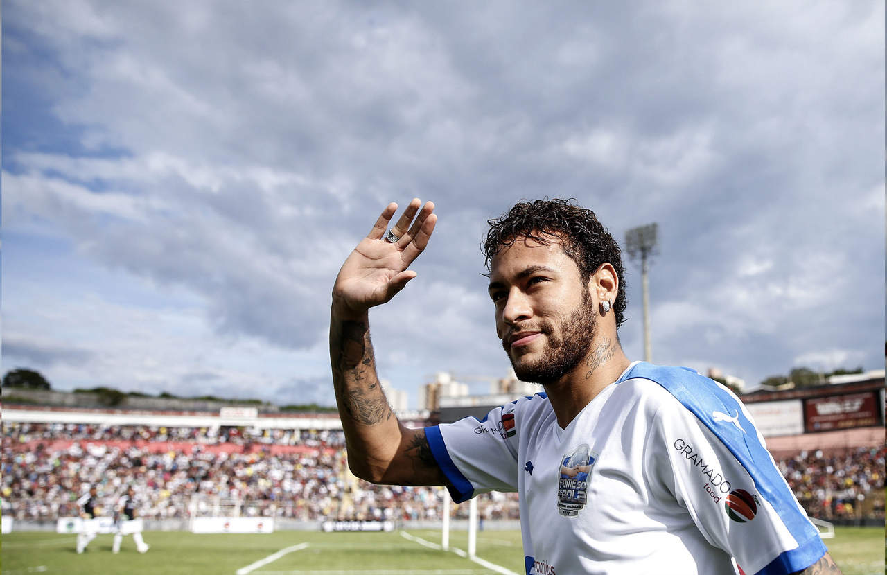 Neymar homenajea a pequeña fan asesinada. Noticias en tiempo real
