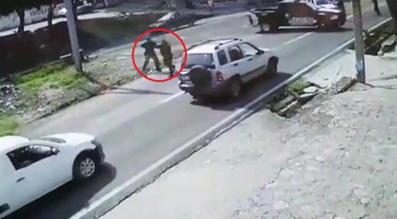 VIDEO: Adolescentes atropellan a policías en Morelos. Noticias en tiempo real