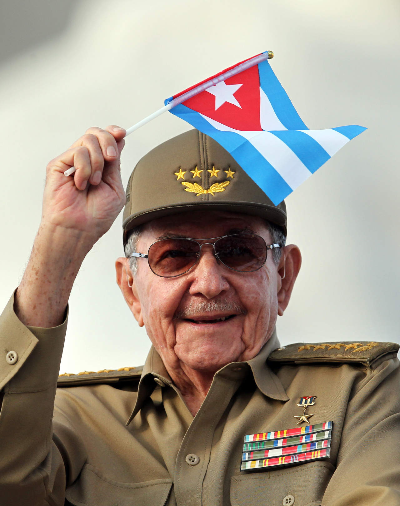Raúl Castro se recupera de una operación de hernia. Noticias en tiempo real