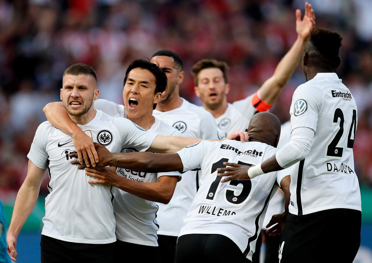 Eintracht Frankfurt de Fabián y Salcedo gana la Copa de Alemania. Noticias en tiempo real