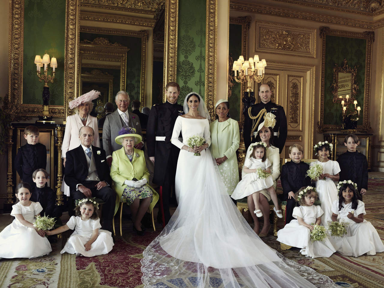 Publican tres fotografías oficiales de la boda real. Noticias en tiempo real