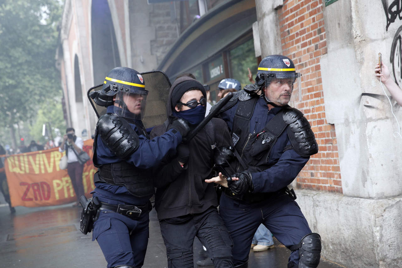 Altercados en protesta de funcionarios dejan 17 detenidos en París. Noticias en tiempo real