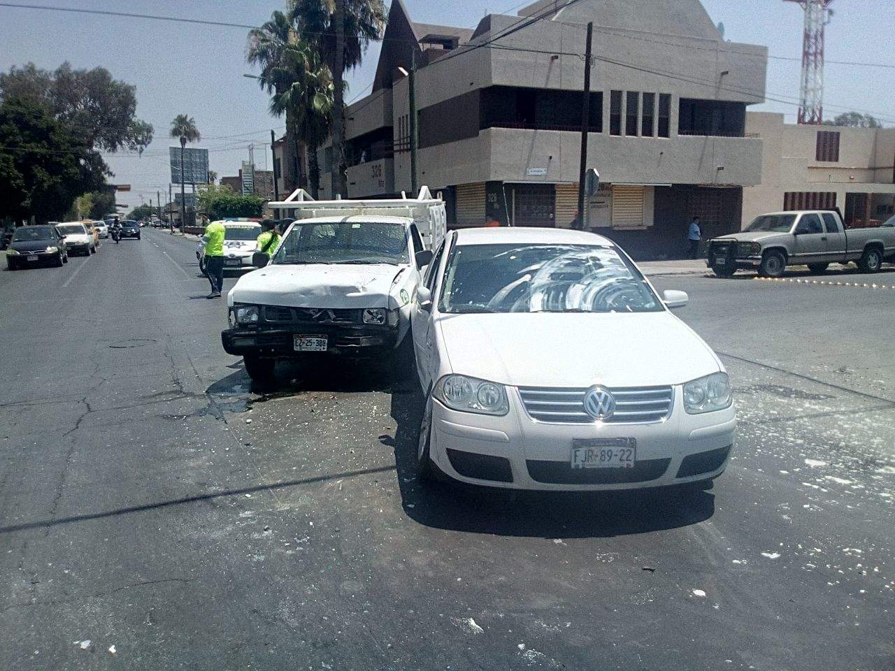 Choque en Centro de Torreón deja sólo daños materiales. Noticias en tiempo real