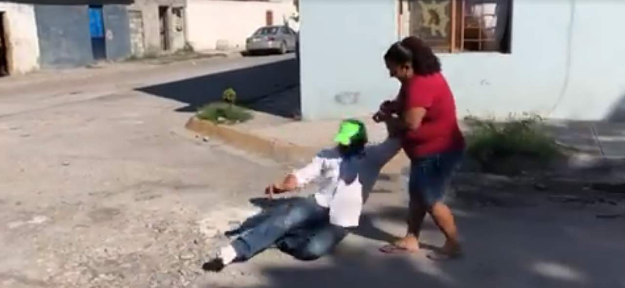 VIDEO: Poncho de Nigris se cae y lo critican en redes. Noticias en tiempo real