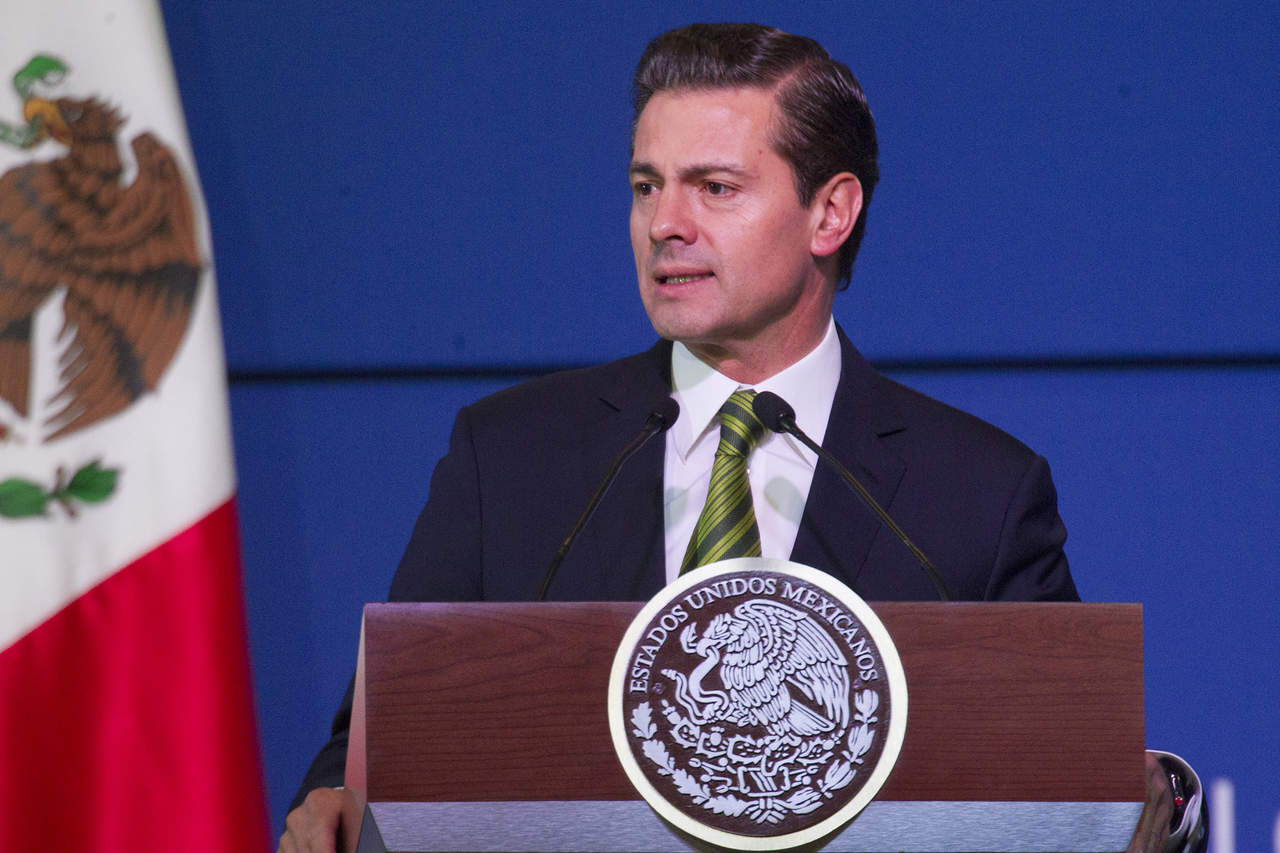 Peña Nieto invita a jóvenes al abanderamiento del Tri. Noticias en tiempo real