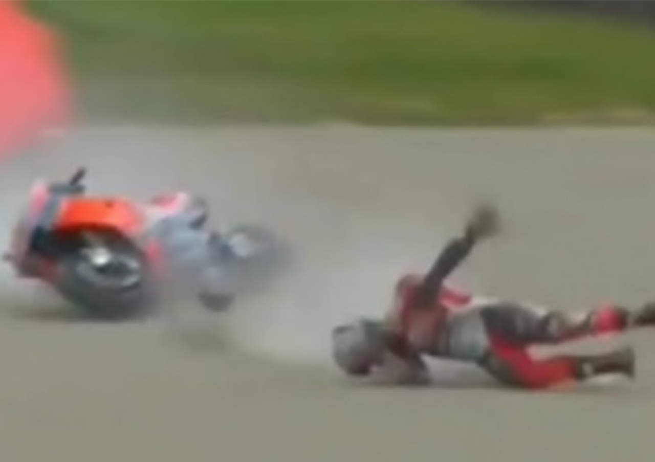 VIDEO: El escalofriante accidente en carrera de motos. Noticias en tiempo real