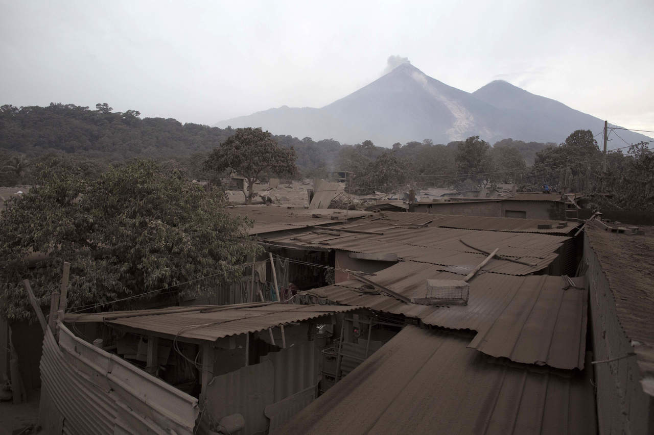 Se elevan a 46 los heridos por erupción de volcán en Guatemala. Noticias en tiempo real