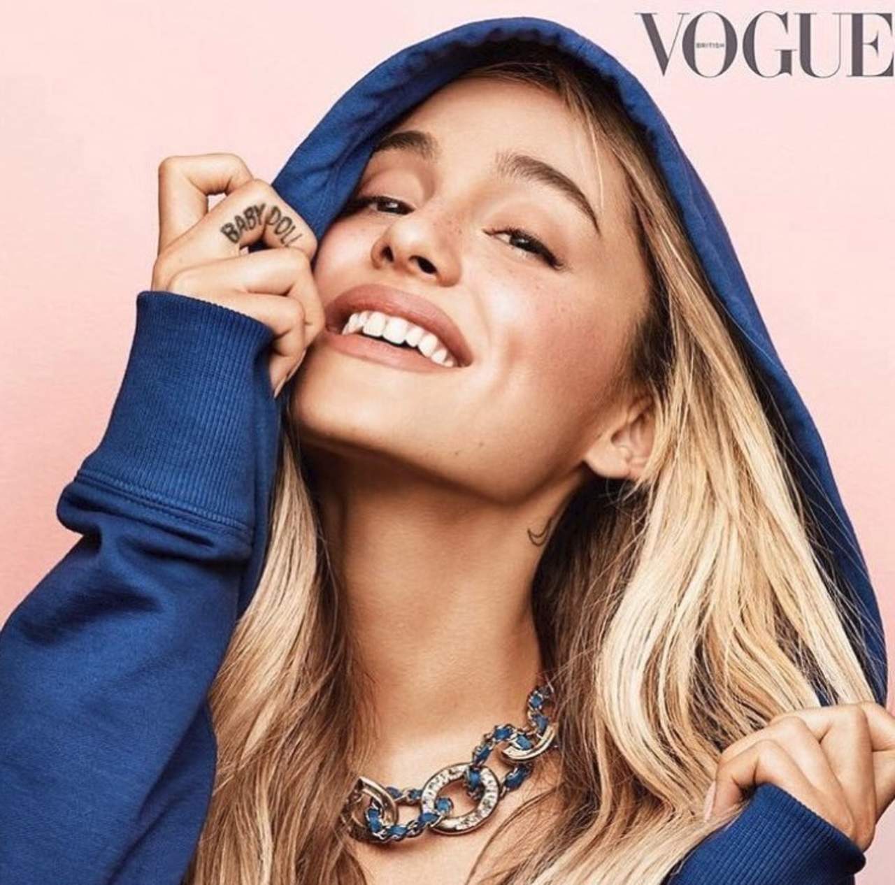 Luce nuevo look Ariana Grande para la portada de Vogue. Noticias en tiempo real