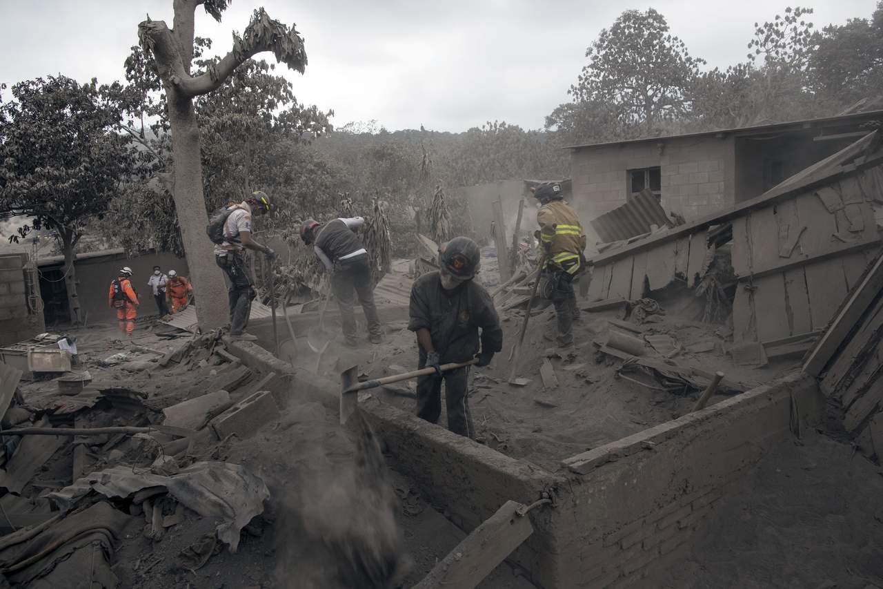 Van 75 muertos y 192 desaparecidos por Volcán de Fuego. Noticias en tiempo real