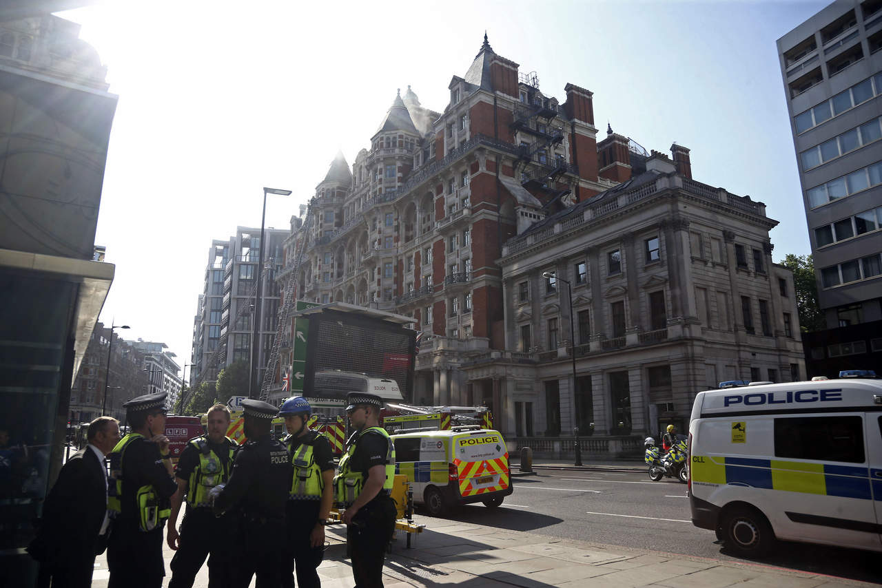 Se incendia hotel de lujo en el centro de Londres. Noticias en tiempo real