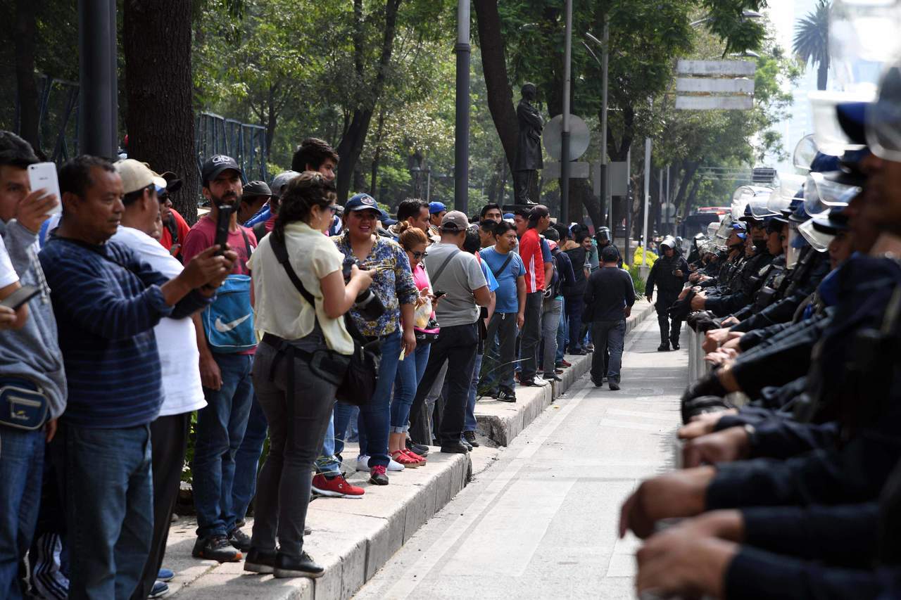 Amaga CNTE con más protestas; exige una mesa de diálogo. Noticias en tiempo real