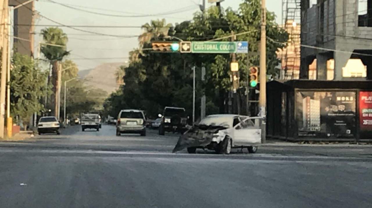 Se incendia vehículo luego de accidente en Torreón. Noticias en tiempo real