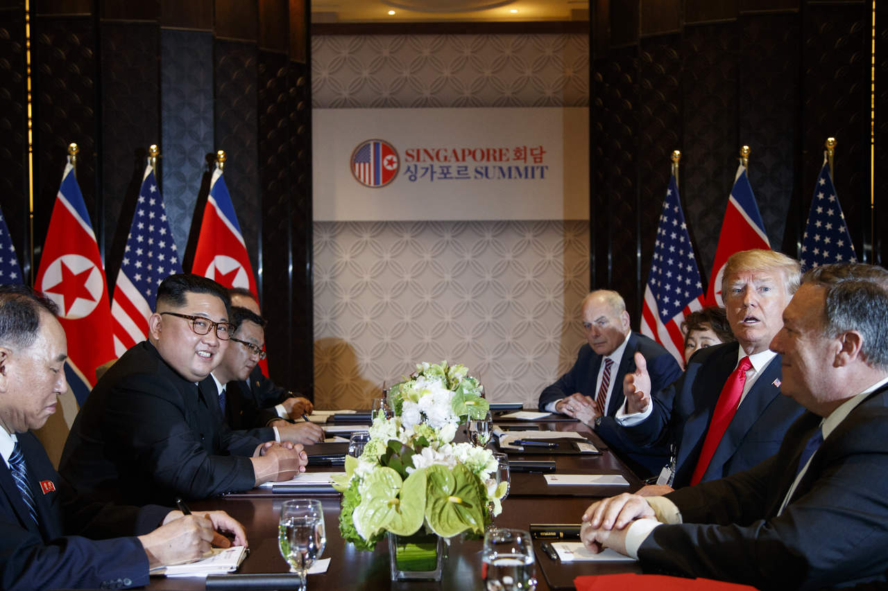 Trump inicia segunda reunión con Kim; dice todo va muy bien. Noticias en tiempo real