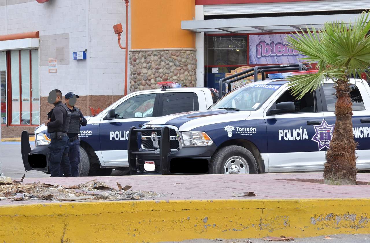 Roban con violencia camioneta en colonia San Joaquín. Noticias en tiempo real