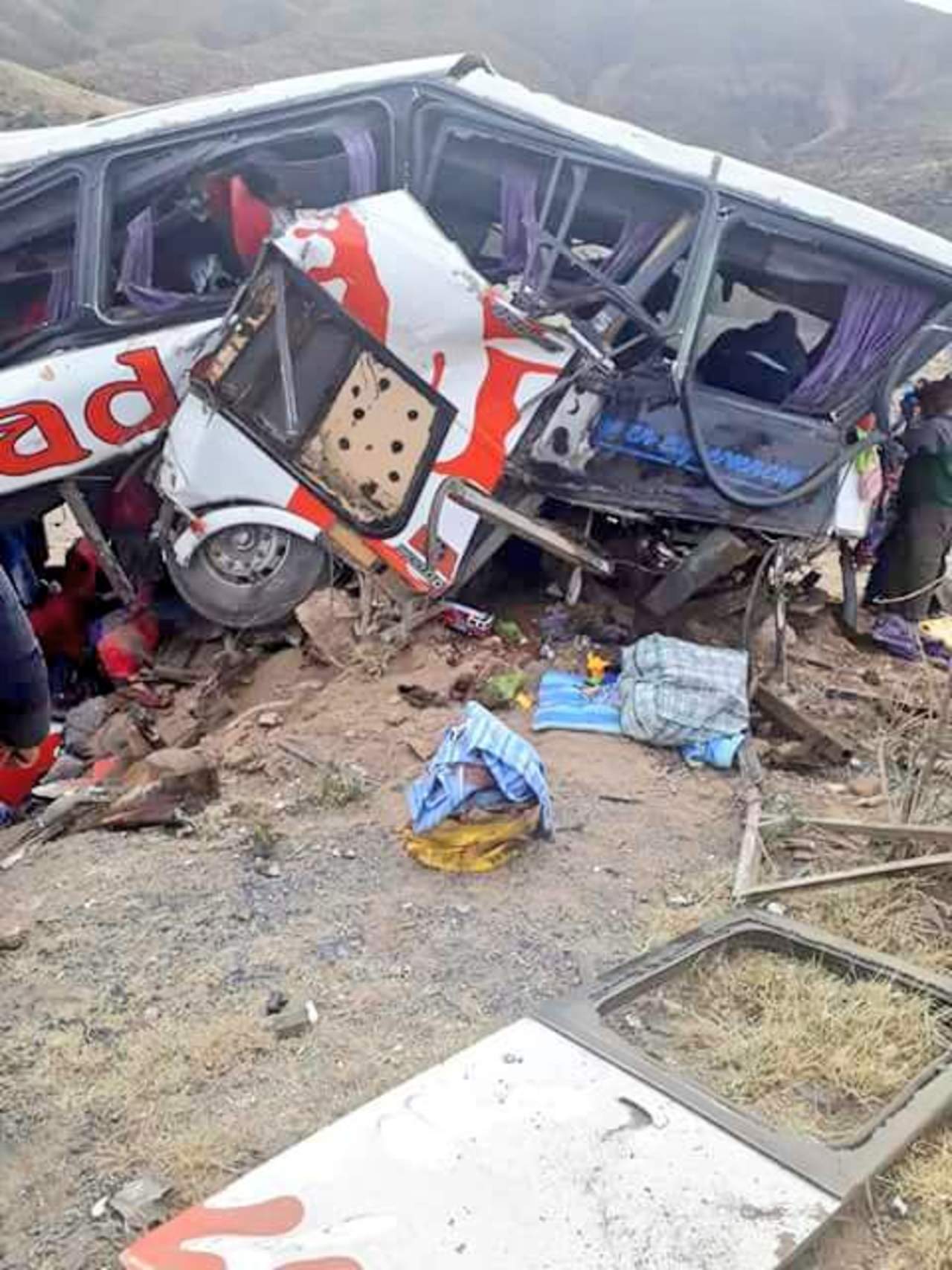 Al menos 13 fallecidos y 30 heridos en un accidente de tráfico en Bolivia. Noticias en tiempo real