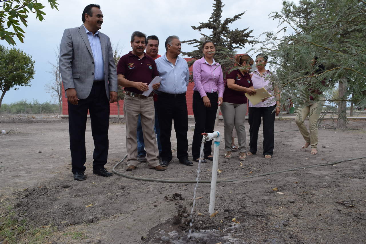 Universidad Politécnica facilita agua al Cecytec del ejido Luchana. Noticias en tiempo real