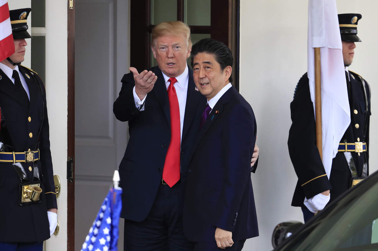 Trump amenaza a Abe con enviarle a migrantes mexicanos, según diario. Noticias en tiempo real