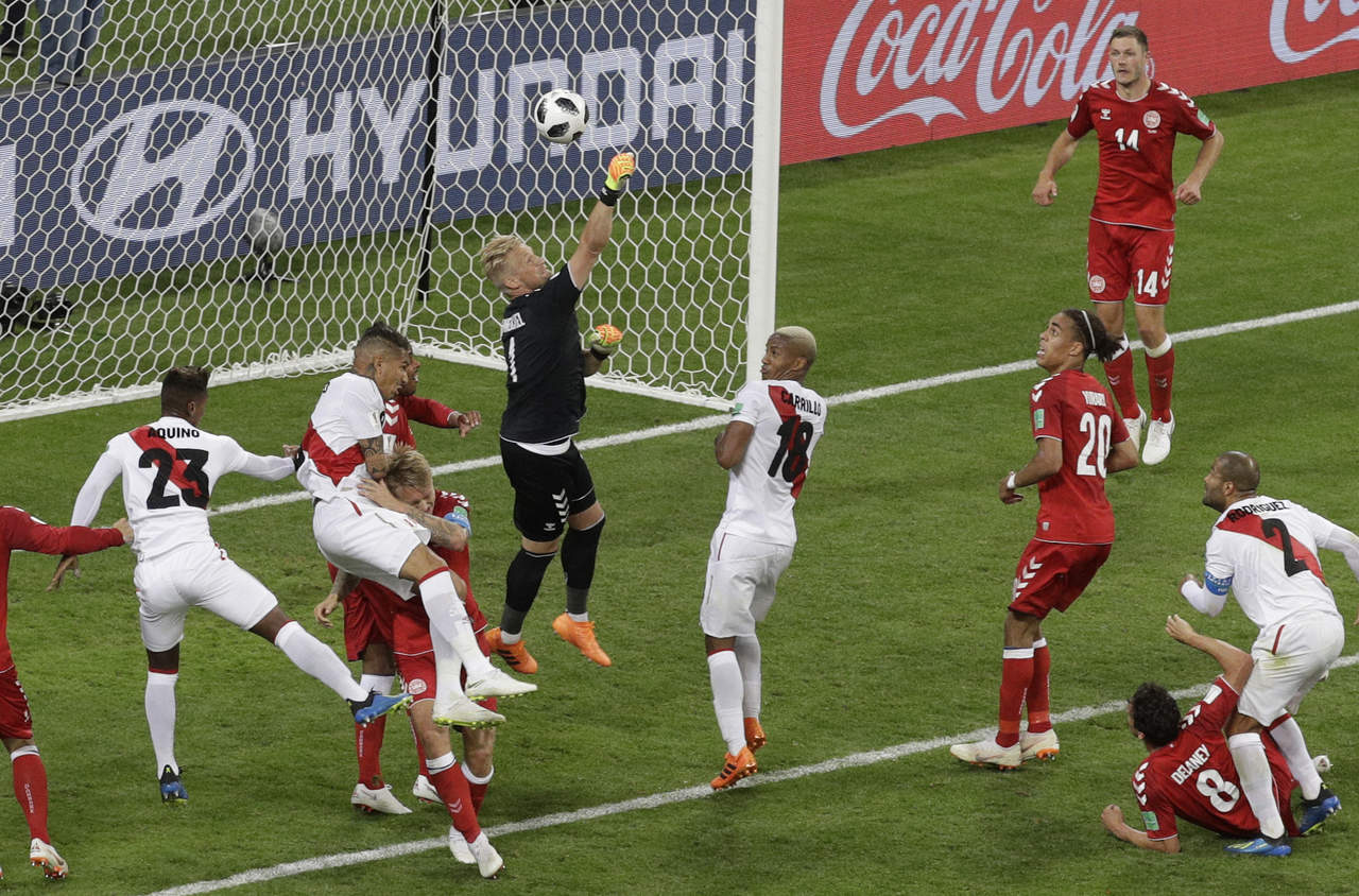 Regresa Perú a un Mundial con derrota 1-0 ante Dinamarca. Noticias en tiempo real