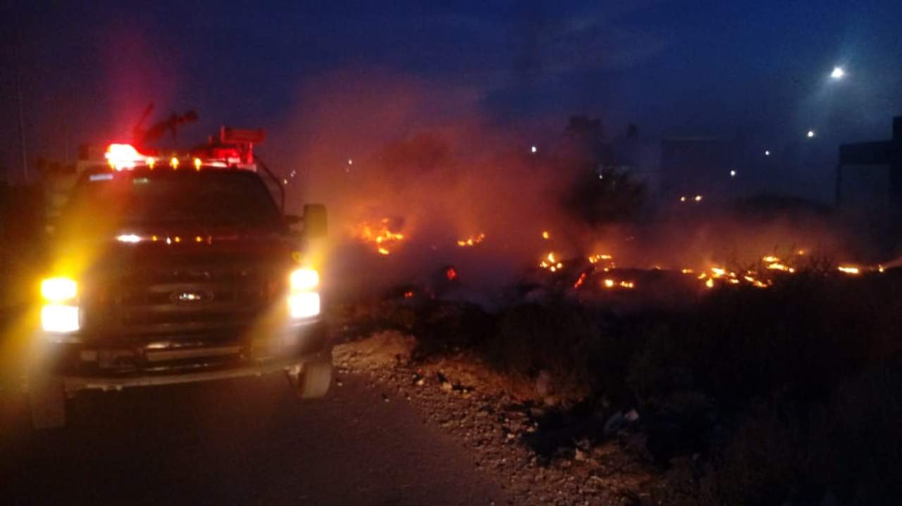 Provocan incendios en la carretera Santa Fe-La Joya. Noticias en tiempo real