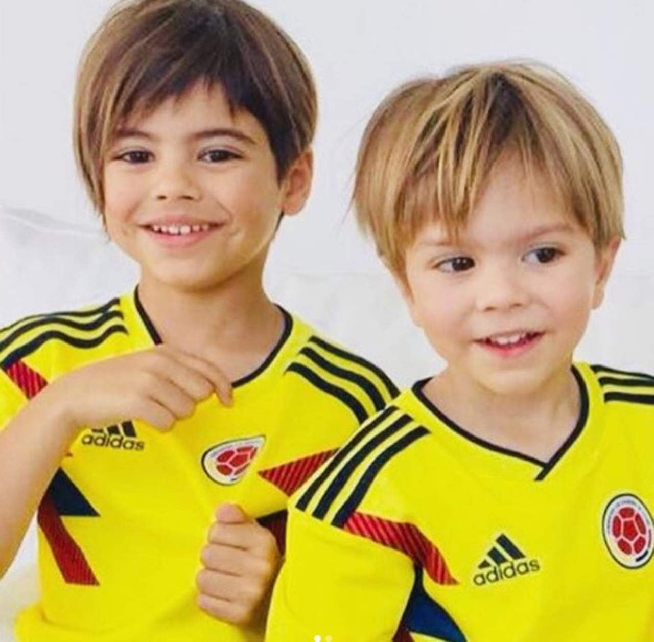 Shakira comparte fotos de sus hijos en apoyo a Colombia. Noticias en tiempo real