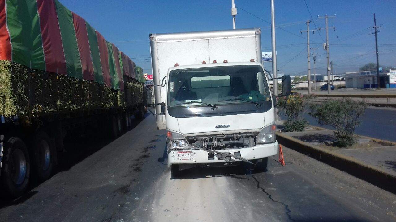 Accidente en Gómez Palacio deja daños por 40 mil pesos. Noticias en tiempo real