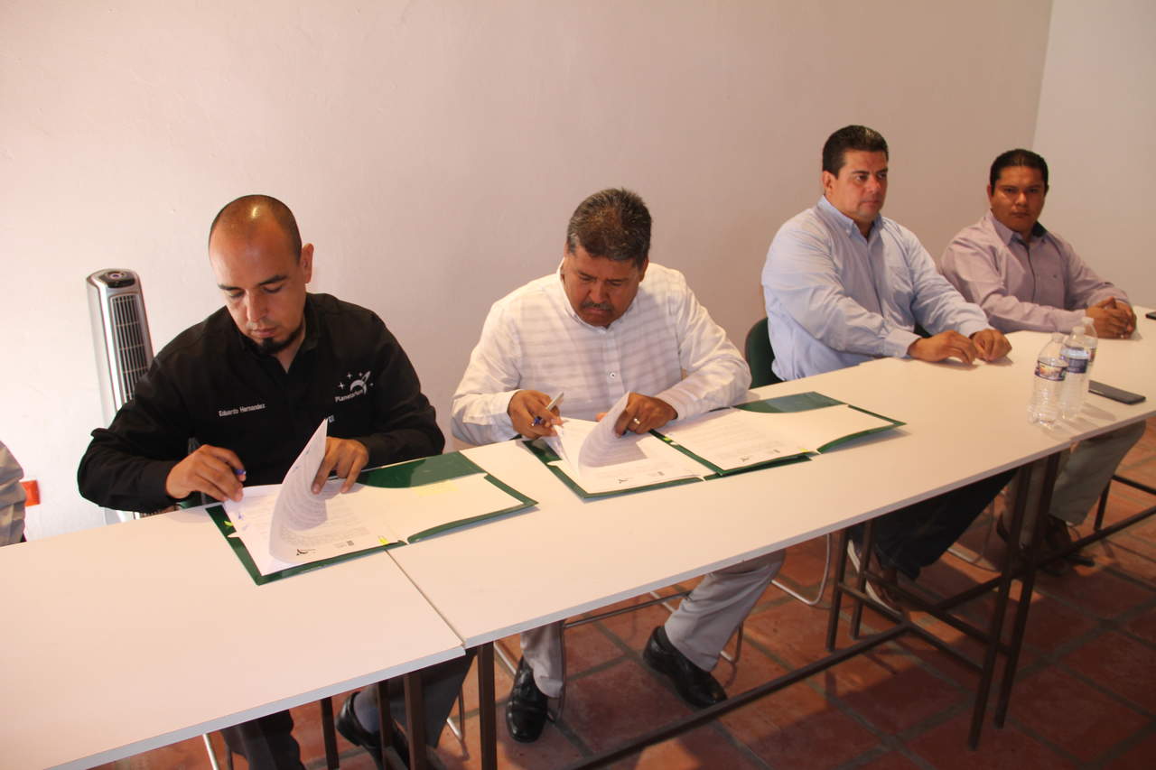 Planetarium Torreón y UJED firman convenio. Noticias en tiempo real