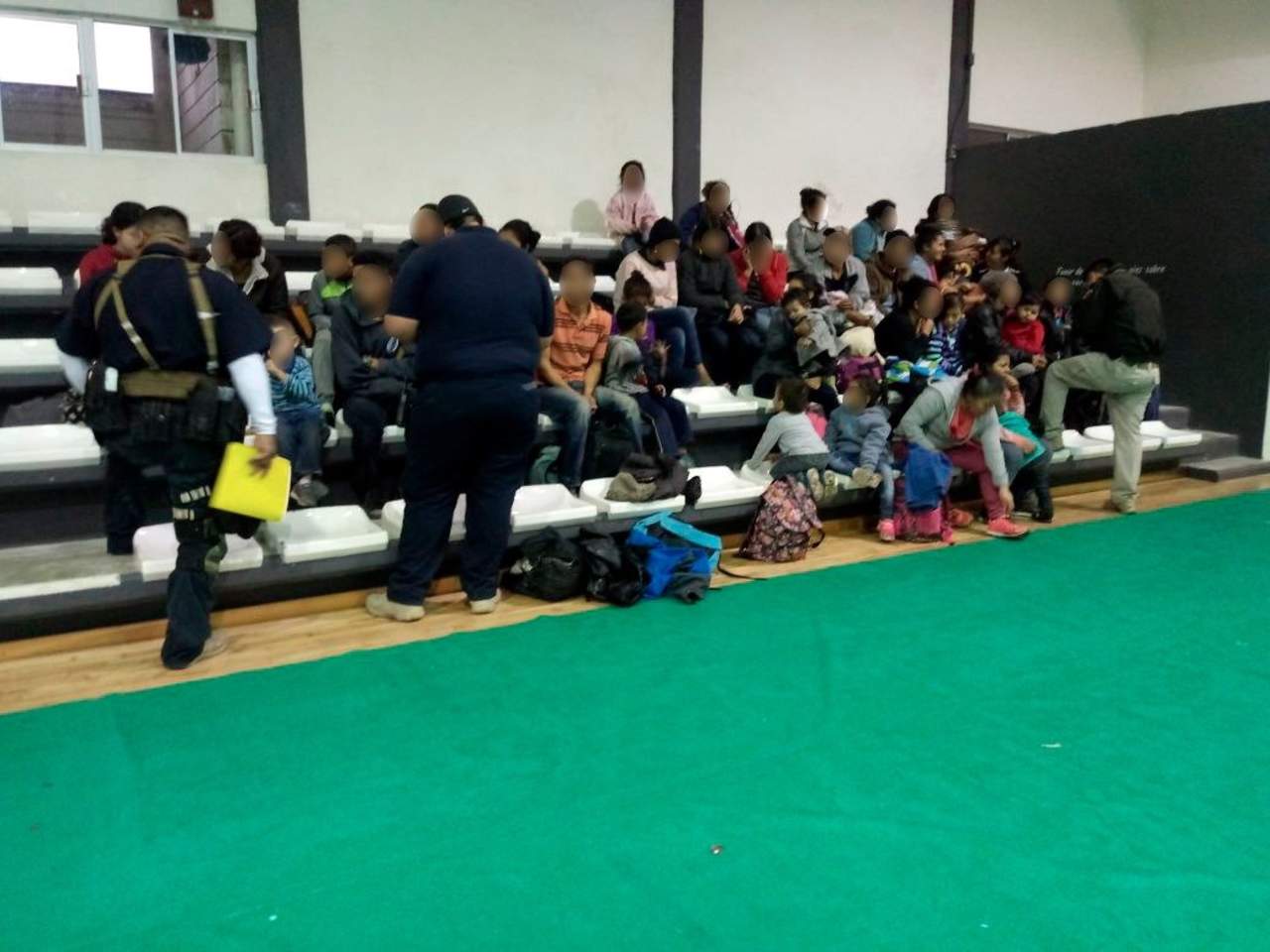 El Instituto de Migración también separa familias en México. Noticias en tiempo real