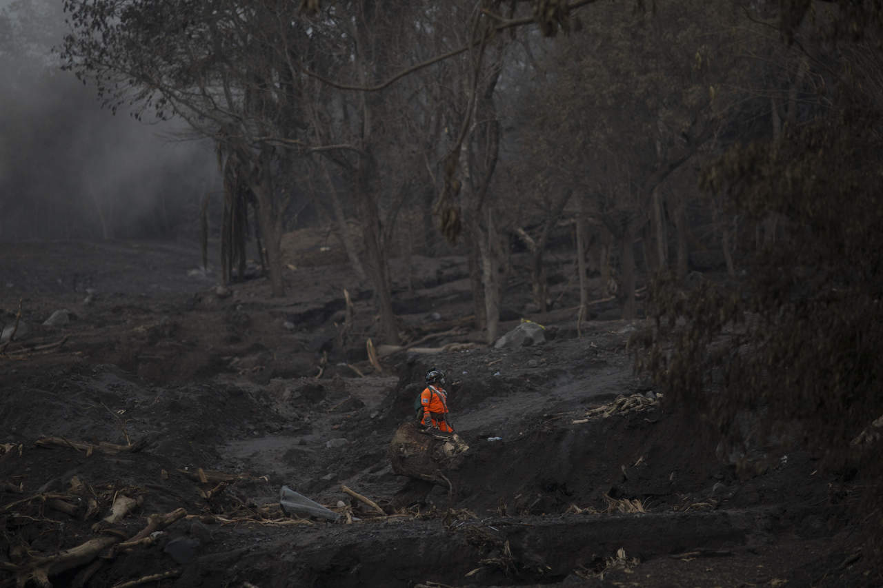 Declara inhabitable Guatemala zona arrasada por Volcán de Fuego. Noticias en tiempo real