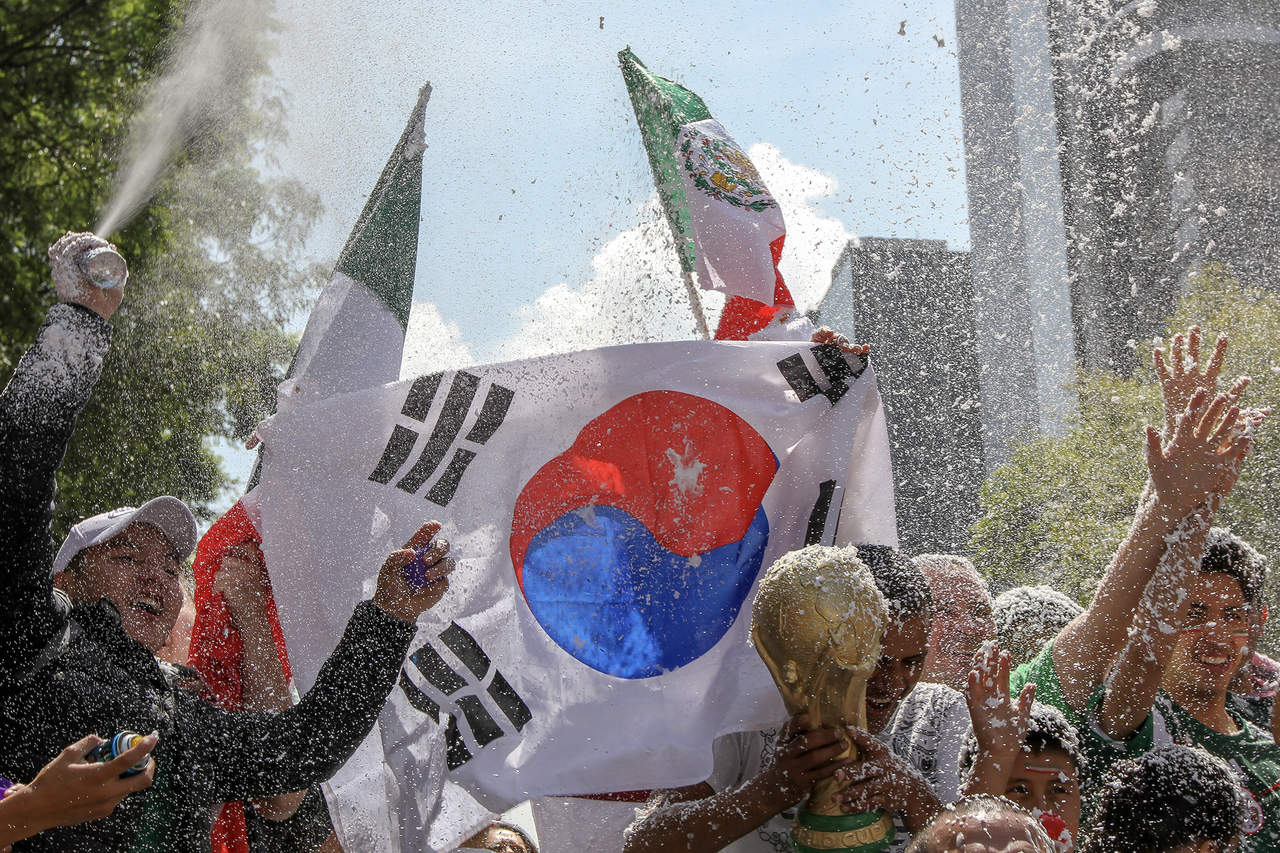 Mexicanos festejan y agradecen a Surcorea. Noticias en tiempo real