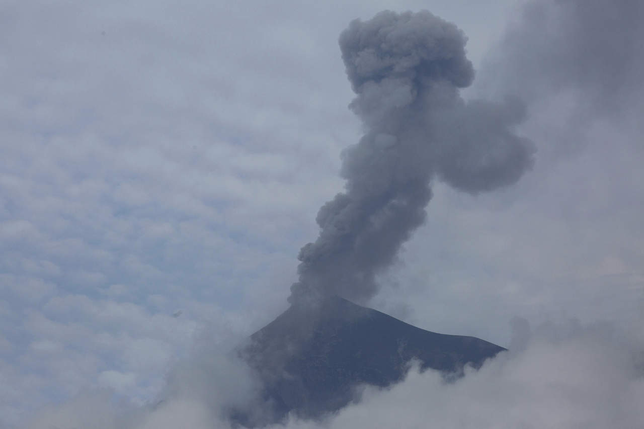 Muere mujer herida por Volcán de Fuego tratada en México. Noticias en tiempo real