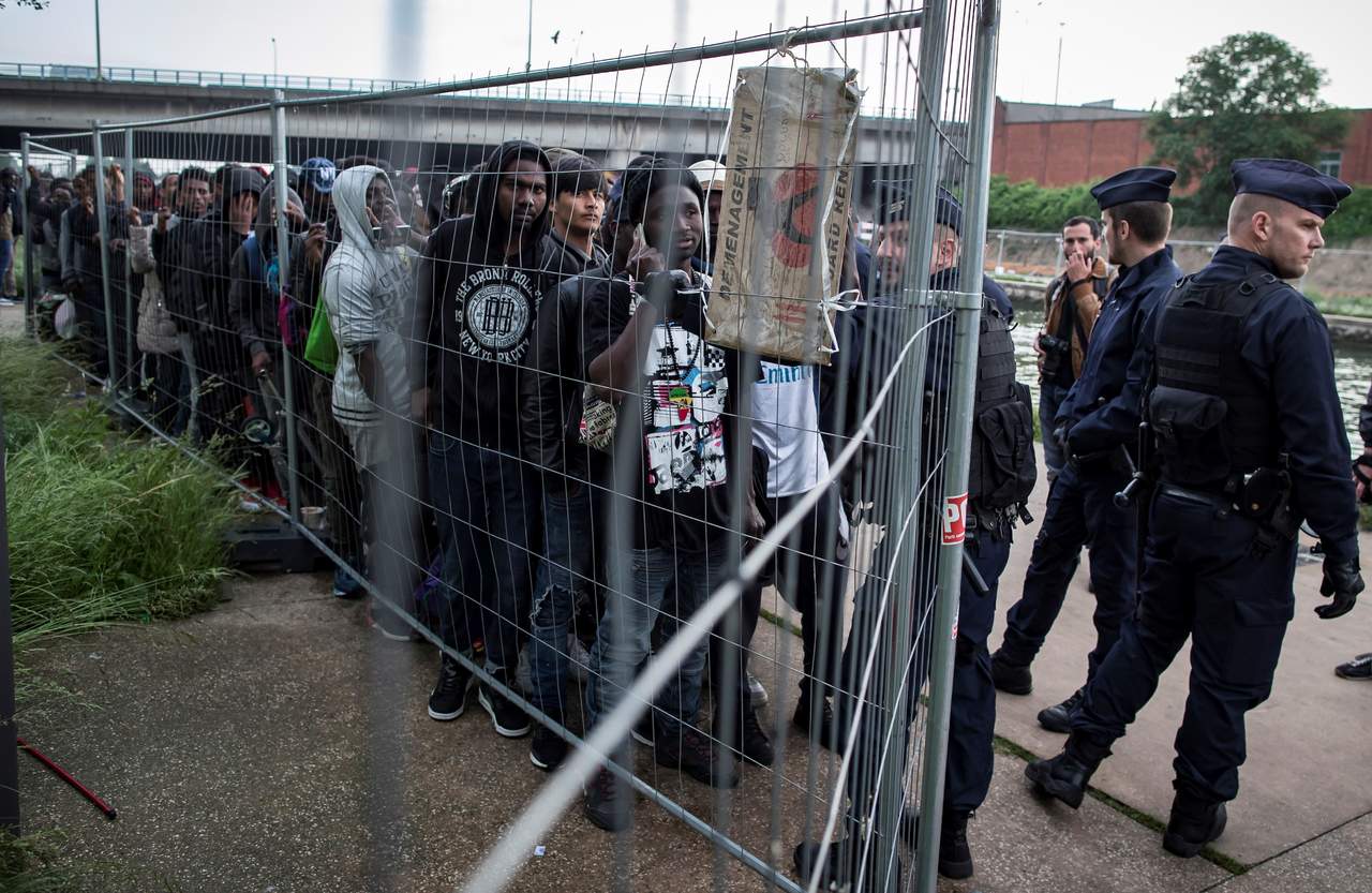 Francia descarta abrir centros de acogida de migrantes. Noticias en tiempo real