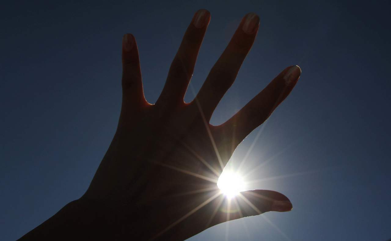 Rayos solares dañan la piel aun cuando esté nublado, señala especialista. Noticias en tiempo real