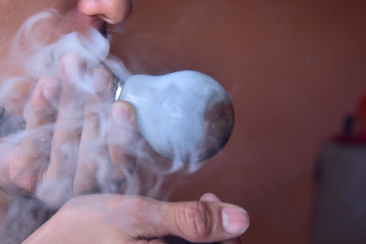 Existe riesgo de neumonías químicas entre usuarios de drogas inhaladas. Noticias en tiempo real