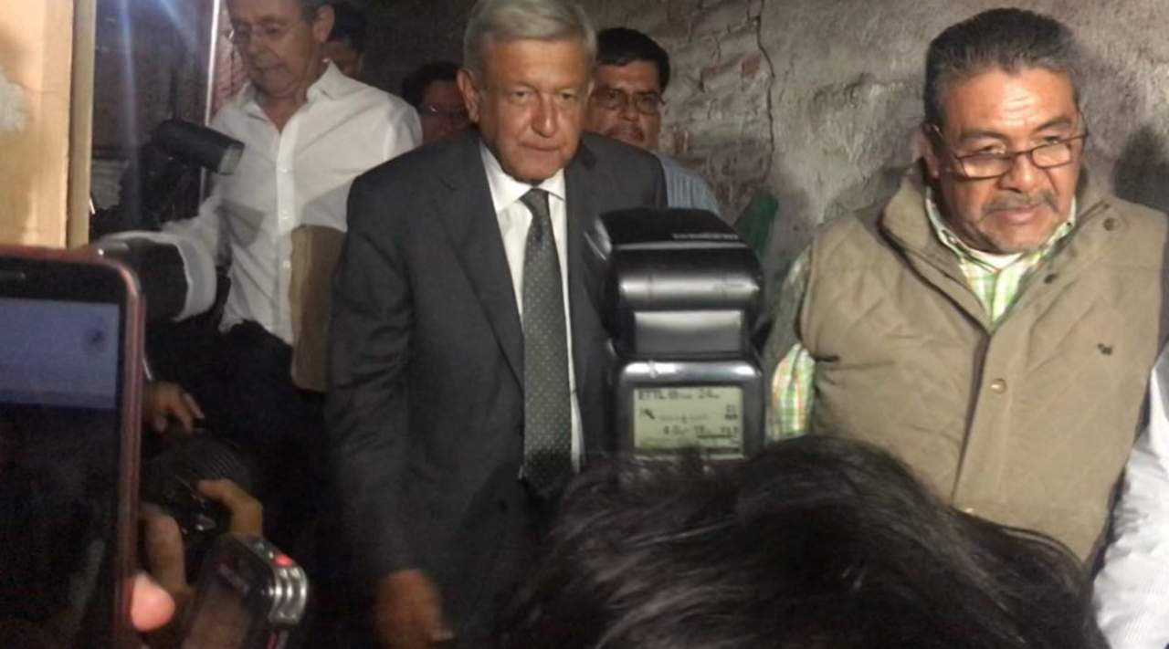 López Obrador termina reunión con su equipo. Noticias en tiempo real