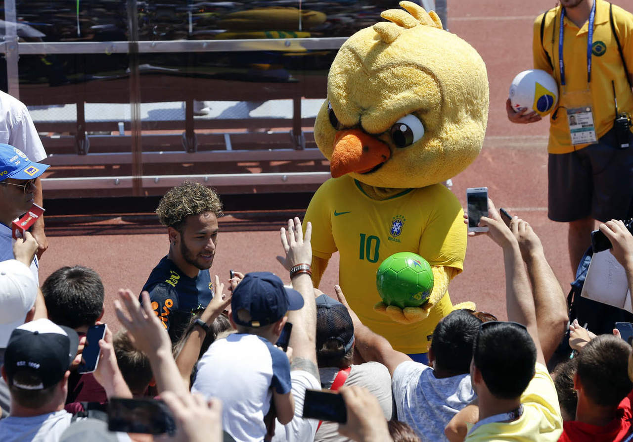 Un canario enojado, nueva mascota de Brasil. Noticias en tiempo real