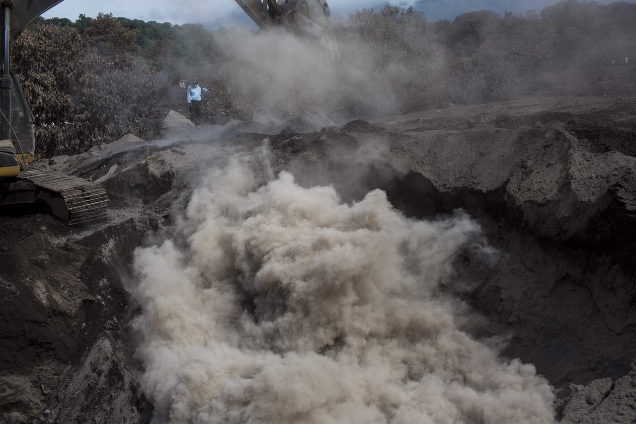 Baja Guatemala cifra de desaparecidos por erupción de Volcán de Fuego. Noticias en tiempo real