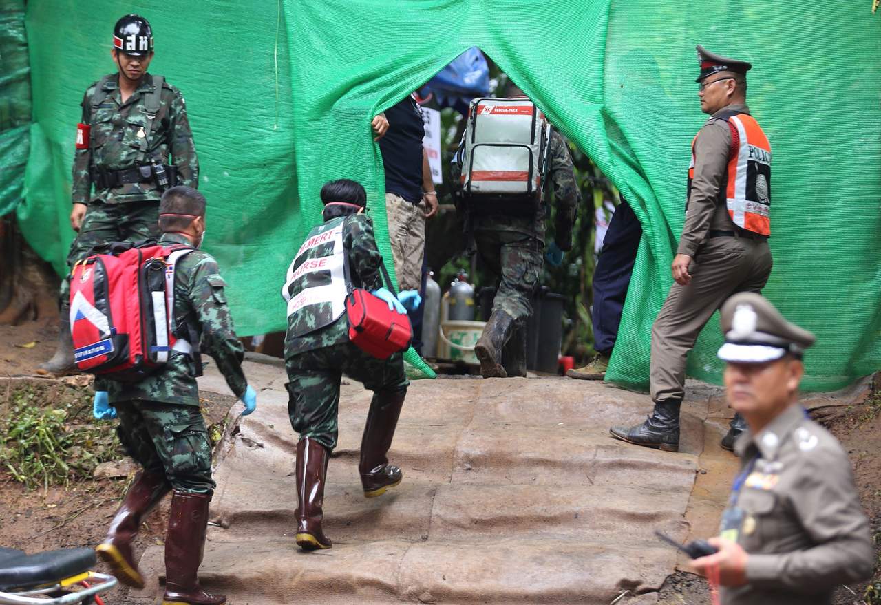 Avanza rescate de niños atrapados en cueva de Tailandia. Noticias en tiempo real
