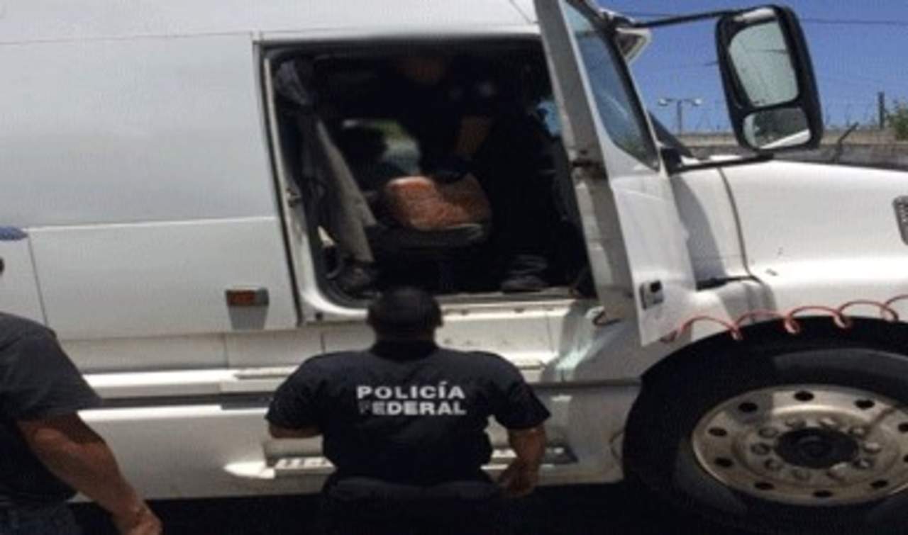 Aseguran en la Torreón-Saltillo camión con droga. Noticias en tiempo real