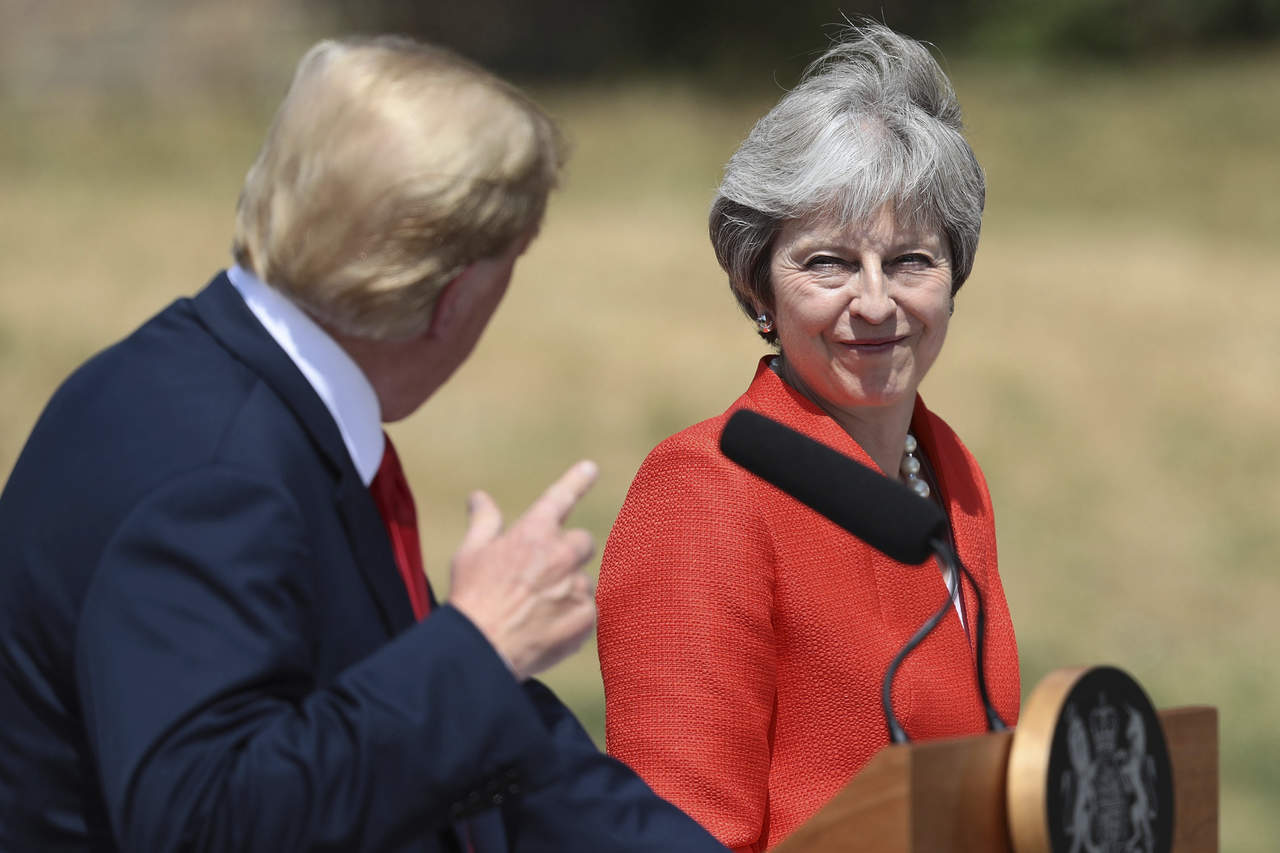 Asegura May que tras el brexit perseguirá un ambicioso acuerdo con Trump. Noticias en tiempo real