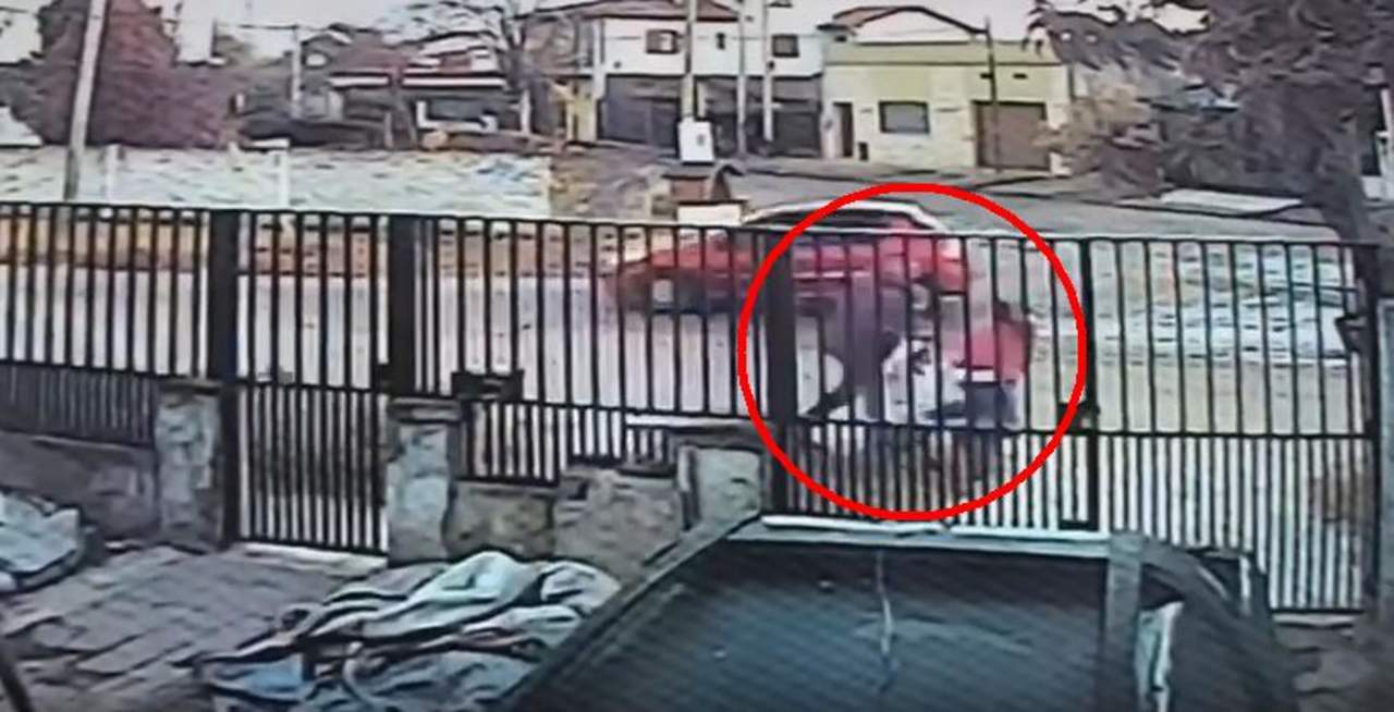 VIDEO: Hombres frustran el intento de secuestro de una mujer. Noticias en tiempo real