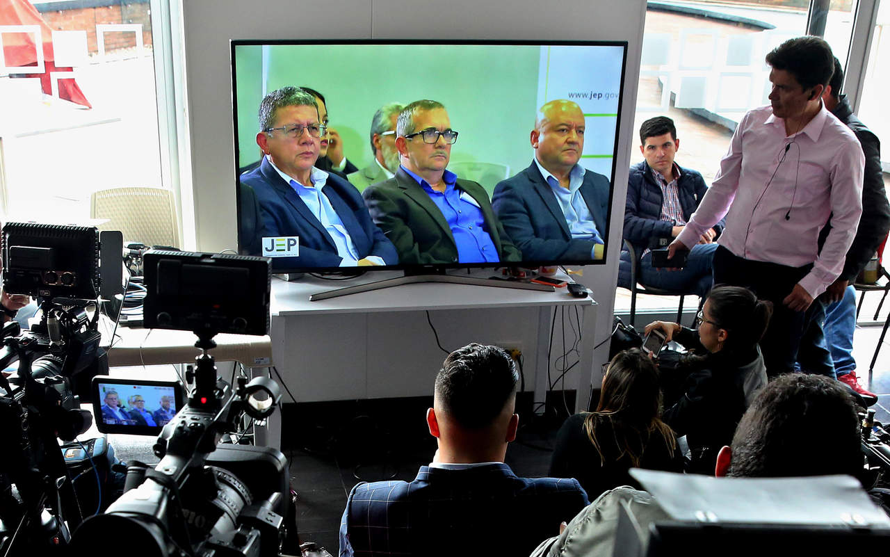 Jefes de FARC comparecen en primer caso de Justicia para Paz. Noticias en tiempo real