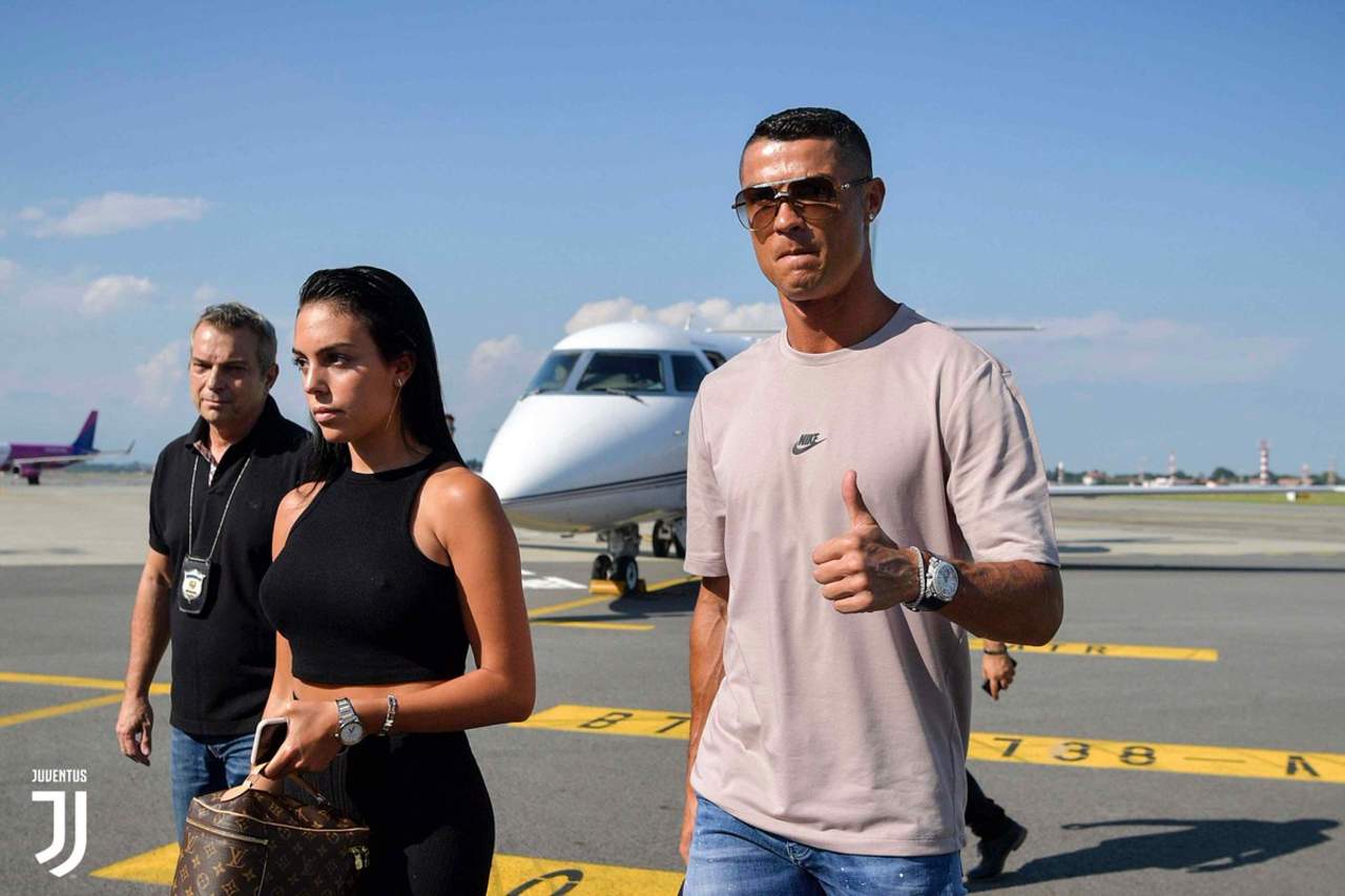 Cristiano llega a Turín para firmar con Juventus. Noticias en tiempo real