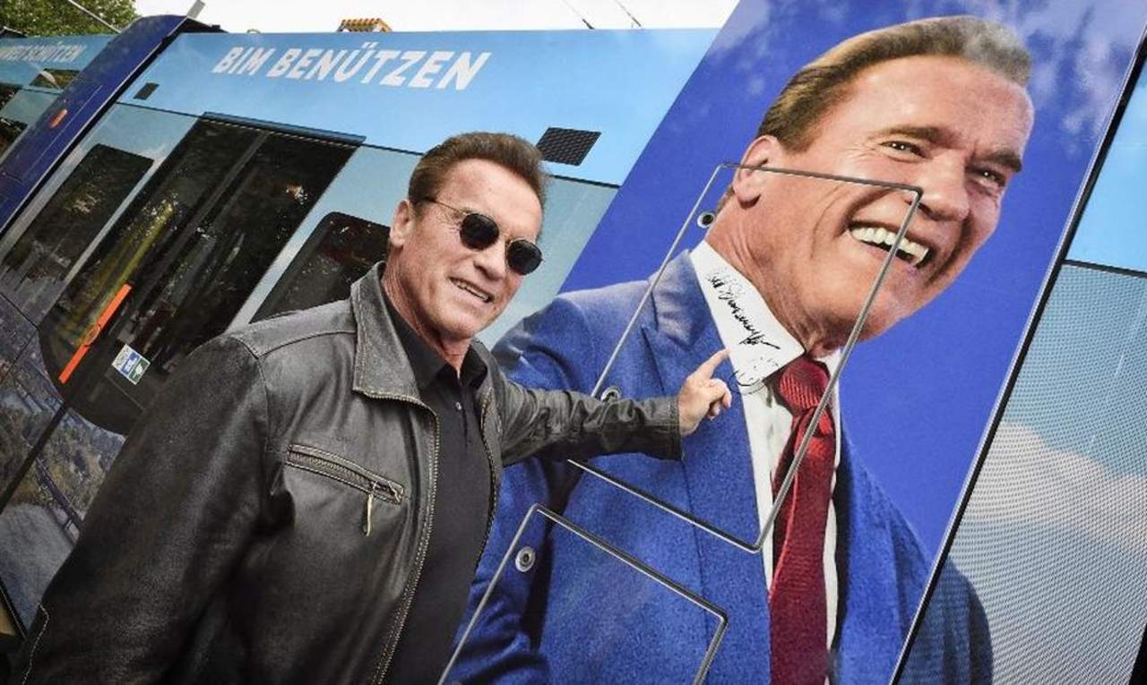 Subastan autógrafo de Schwarzenegger. Noticias en tiempo real