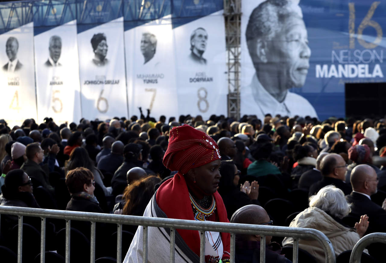 Sudáfrica y el mundo celebran la memoria de Mandela en su centenario. Noticias en tiempo real