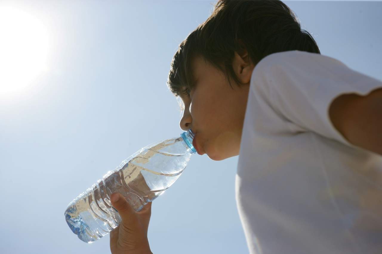 Importante hidratarse durante los meses de mayor calor. Noticias en tiempo real